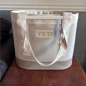 Yeti Camino 35